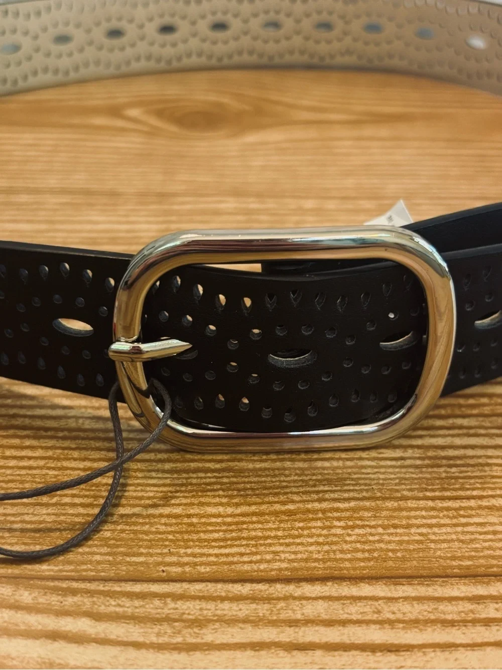 NWT Vince Camuto Faux Leather Black Cutout Belt Women’s Medium